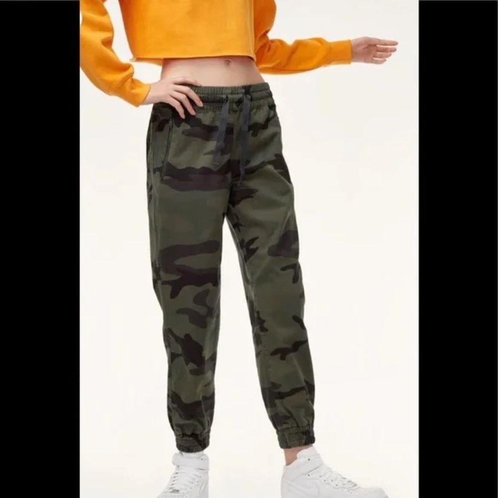TNA Alix Camo Joggers Small
